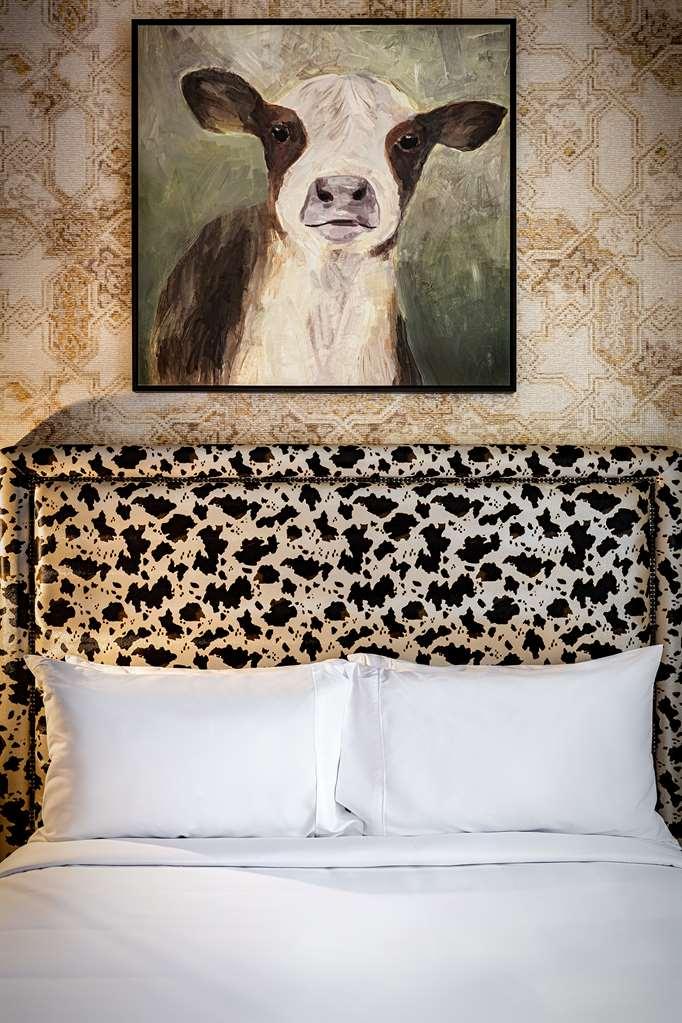 The Brownwood Hotel & Spa Те-Вілліджес Номер фото