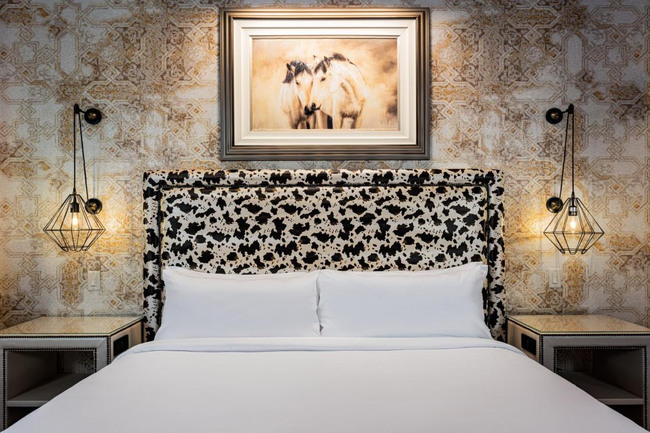The Brownwood Hotel & Spa Те-Вілліджес Екстер'єр фото